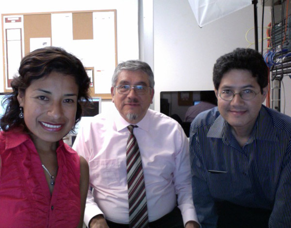 Flor Prez, Dr. Victor M. Ponce, and Dr. Julio Kuroiwa, during the latter's visit to the Visualab on 110531.